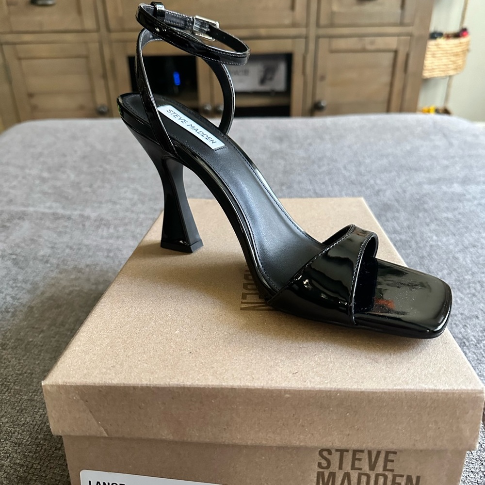 BRAND NEW NWOT Black Patent heels